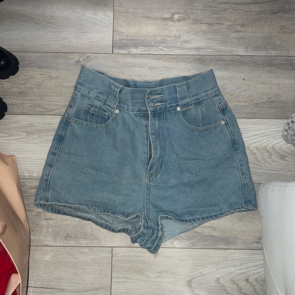 Beautiful and comfortable high waisted denim shorts